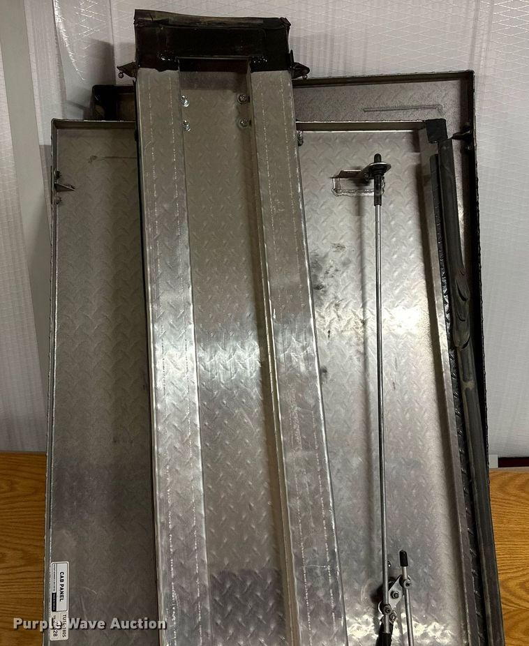 image for item IU9138 Tonneau cover