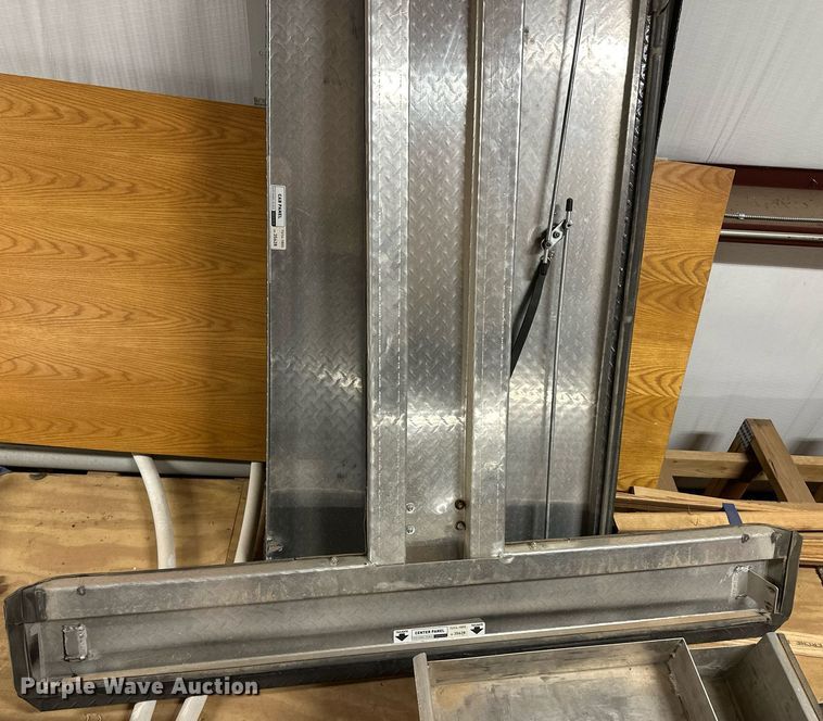 image for item IU9138 Tonneau cover