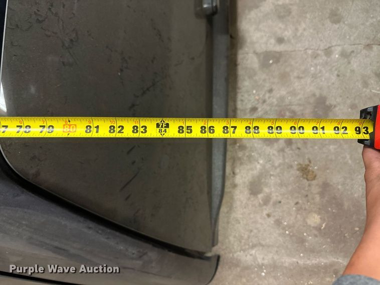 image for item IU9141 Pickup truck bed cover