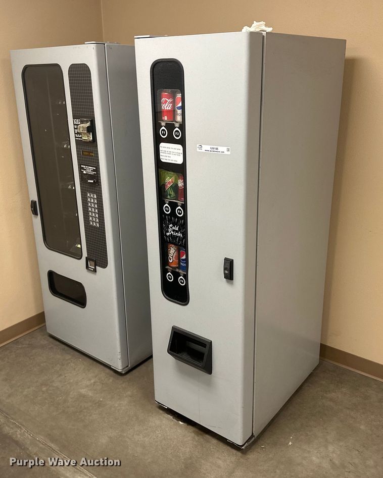 image for item IU9186 (2) vending machines