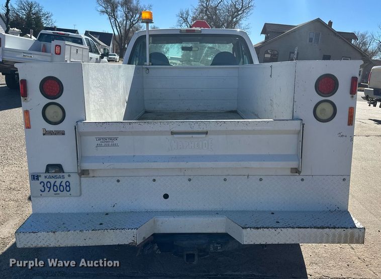 image for item IU9187 2005 Ford F250 Super Duty  utility bed pickup truck