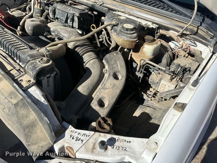 image for item IU9187 2005 Ford F250 Super Duty  utility bed pickup truck