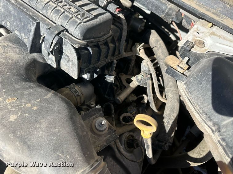 image for item IU9187 2005 Ford F250 Super Duty  utility bed pickup truck