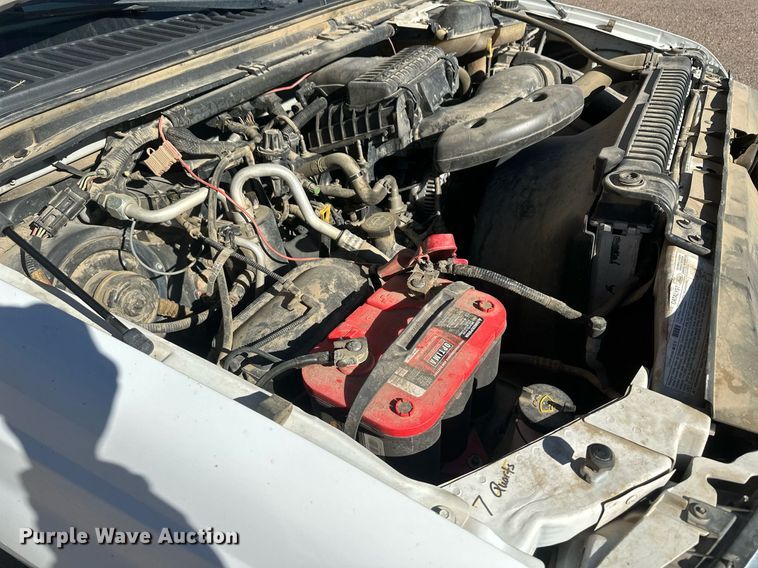 image for item IU9187 2005 Ford F250 Super Duty  utility bed pickup truck