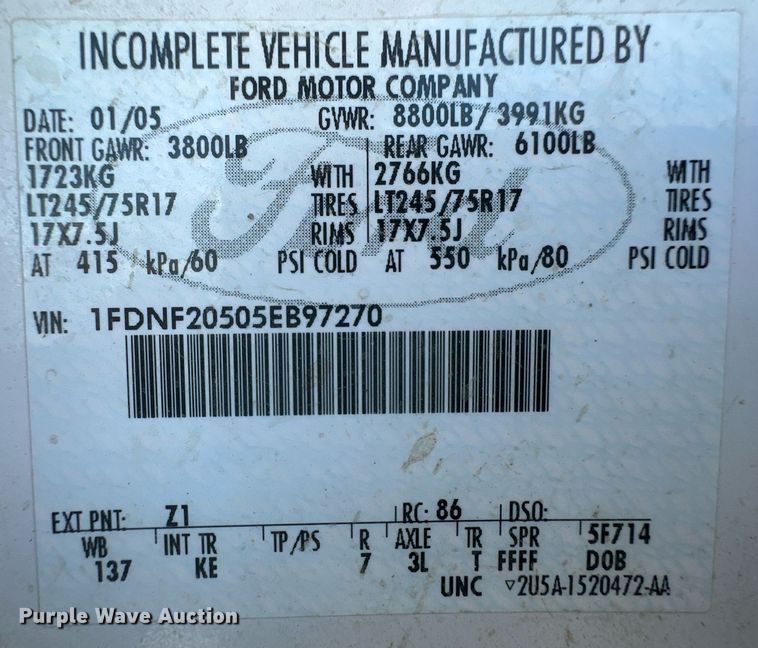 image for item IU9187 2005 Ford F250 Super Duty  utility bed pickup truck