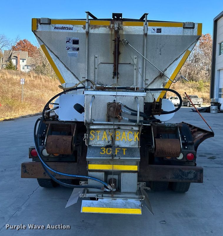 image for item JF9085 2006 International 7300  applicator truck