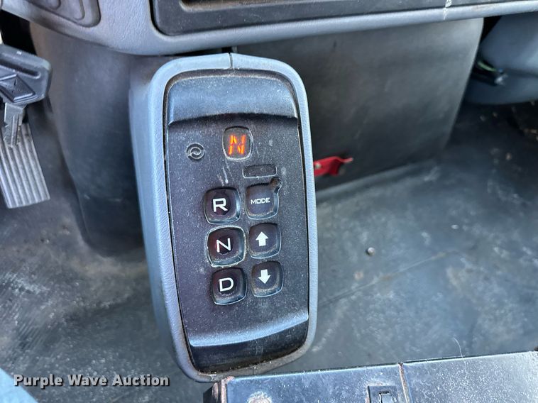 image for item JF9085 2006 International 7300  applicator truck