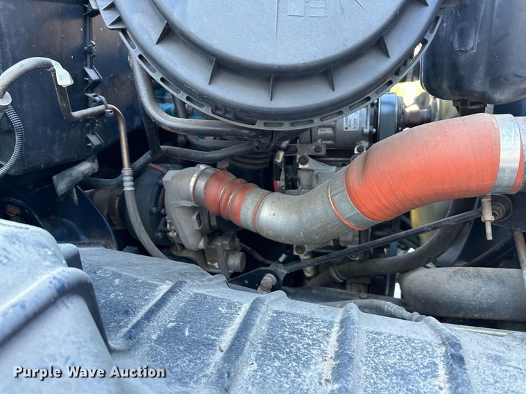 image for item JF9085 2006 International 7300  applicator truck