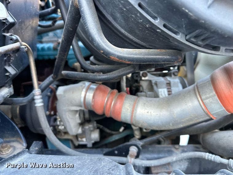 image for item JF9085 2006 International 7300  applicator truck