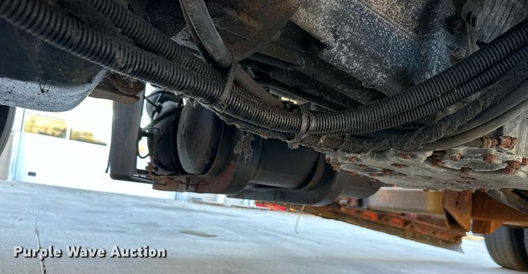 image for item JF9085 2006 International 7300  applicator truck