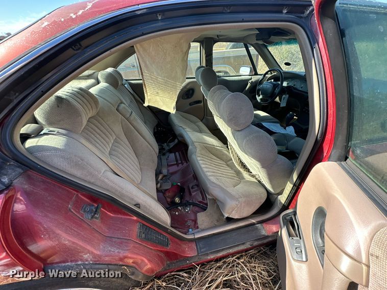 image for item KT9121 1997 Pontiac Bonneville