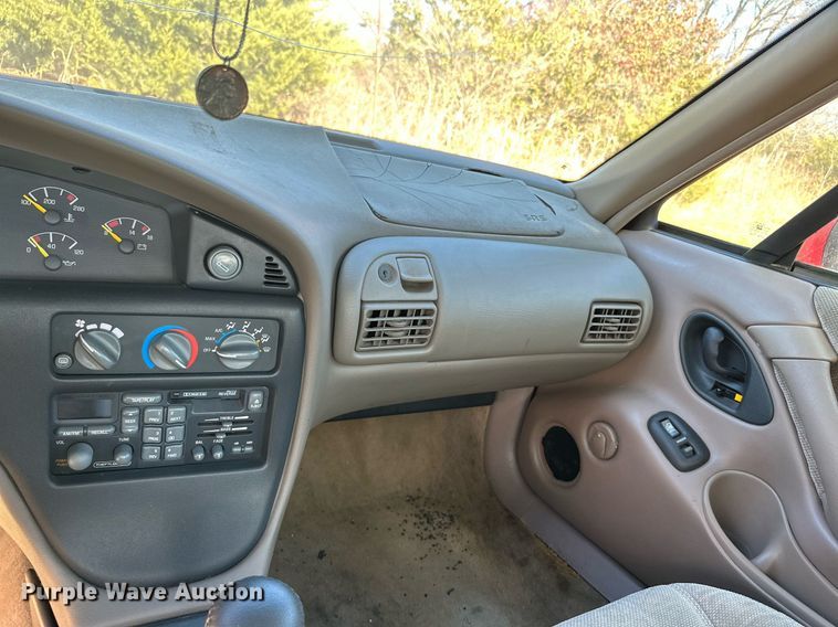 image for item KT9121 1997 Pontiac Bonneville