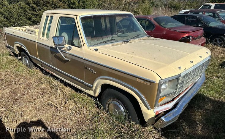 image for item KT9122 1981 Ford F150  SuperCab pickup truck