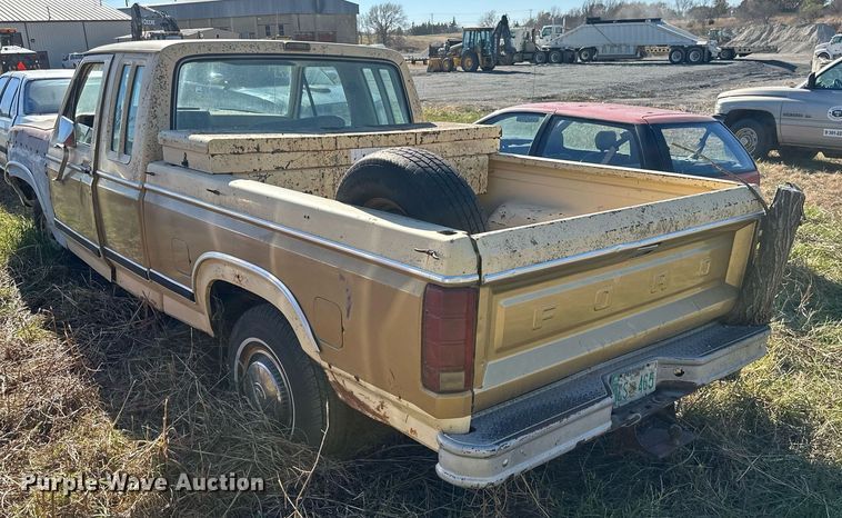 image for item KT9122 1981 Ford F150  SuperCab pickup truck