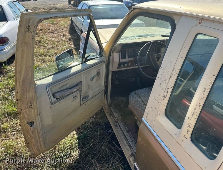 image for item KT9122 1981 Ford F150  SuperCab pickup truck