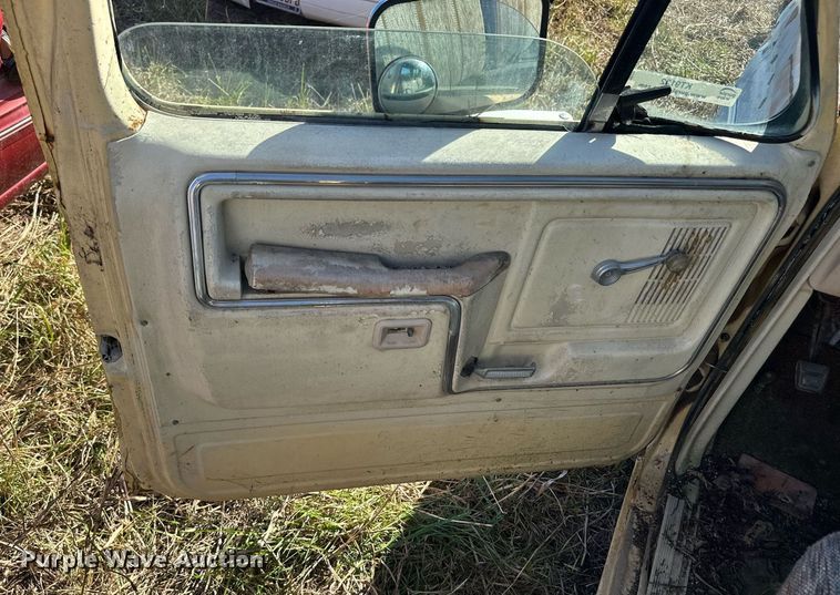 image for item KT9122 1981 Ford F150  SuperCab pickup truck