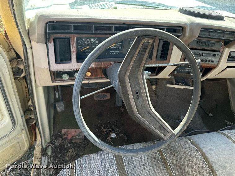 image for item KT9122 1981 Ford F150  SuperCab pickup truck