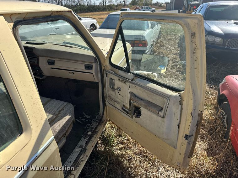 image for item KT9122 1981 Ford F150  SuperCab pickup truck