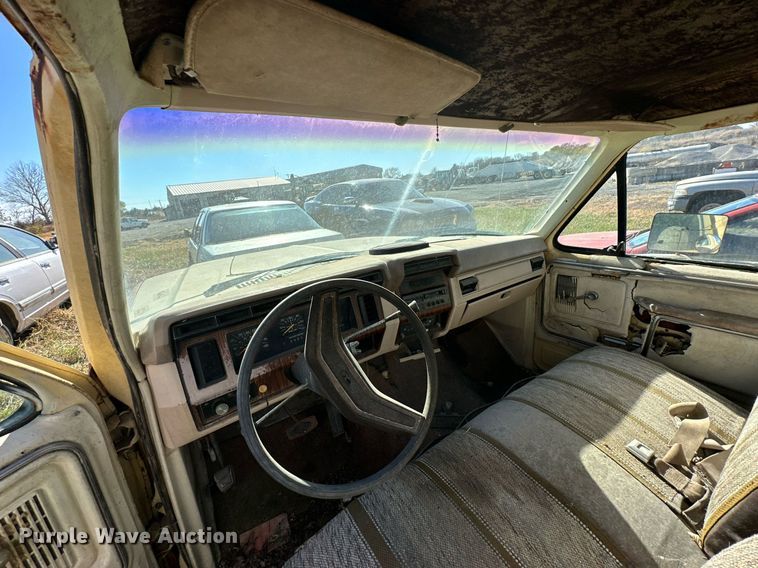 image for item KT9122 1981 Ford F150  SuperCab pickup truck