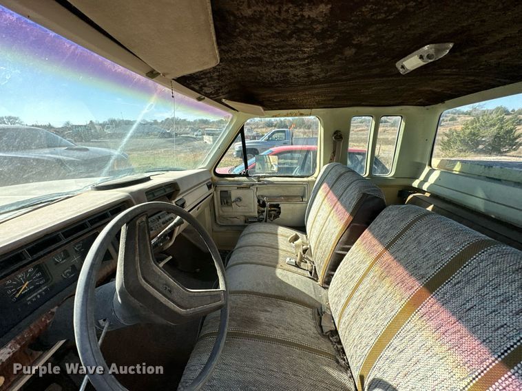 image for item KT9122 1981 Ford F150  SuperCab pickup truck