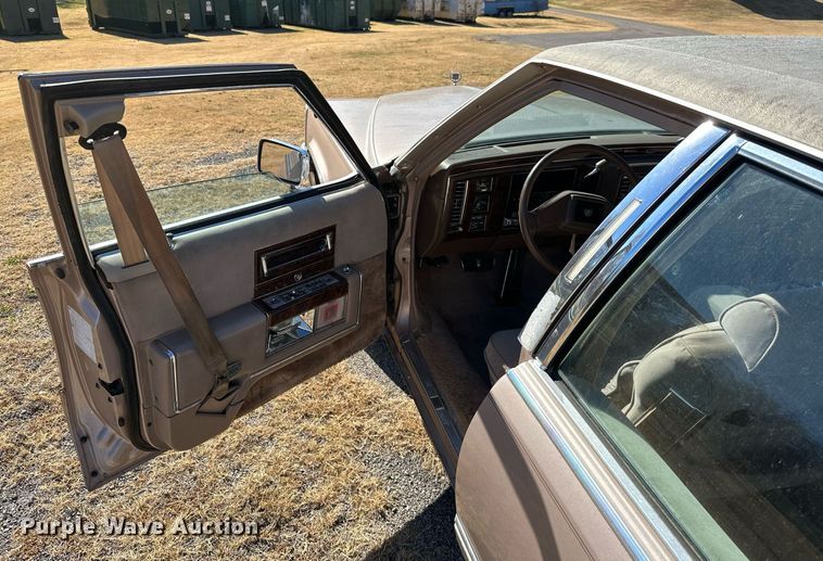 image for item KT9126 1991 Cadillac Brougham