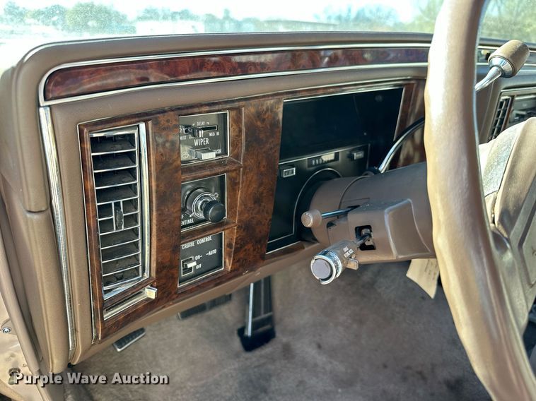 image for item KT9126 1991 Cadillac Brougham