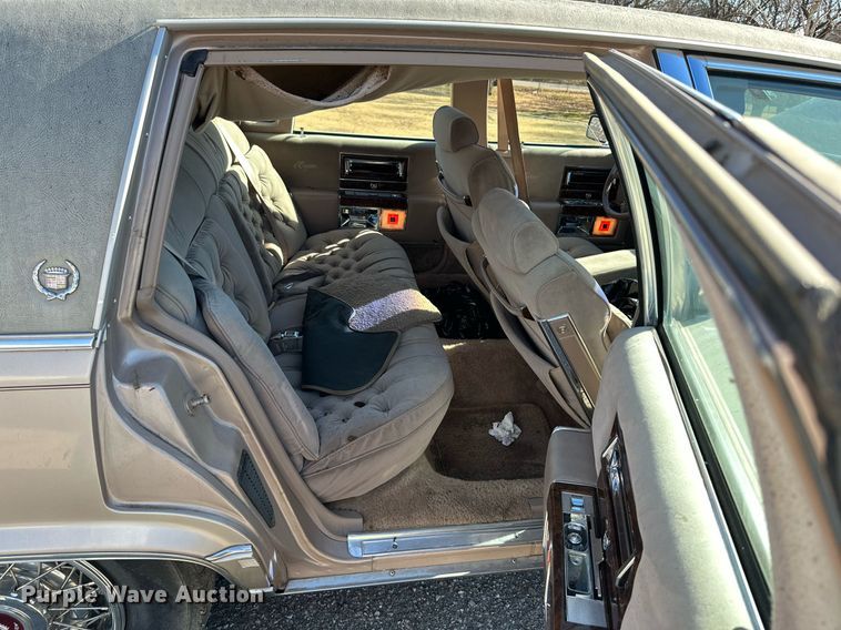 image for item KT9126 1991 Cadillac Brougham