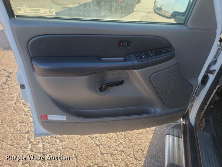 image for item KU9060 2003 Chevrolet Tahoe  SUV