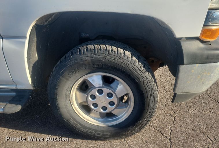 image for item KU9060 2003 Chevrolet Tahoe  SUV