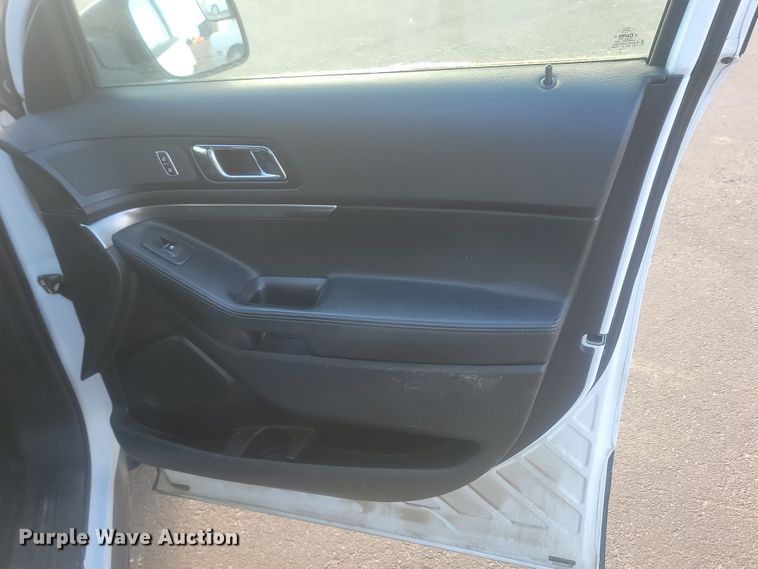 image for item KU9064 2017 Ford Explorer Police Interceptor  SUV