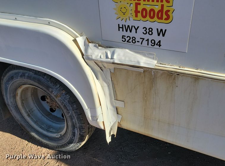 image for item KU9098 2003 Ford E450  shuttle bus