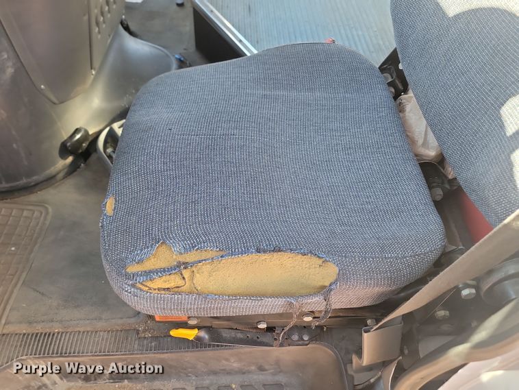 image for item KU9098 2003 Ford E450  shuttle bus