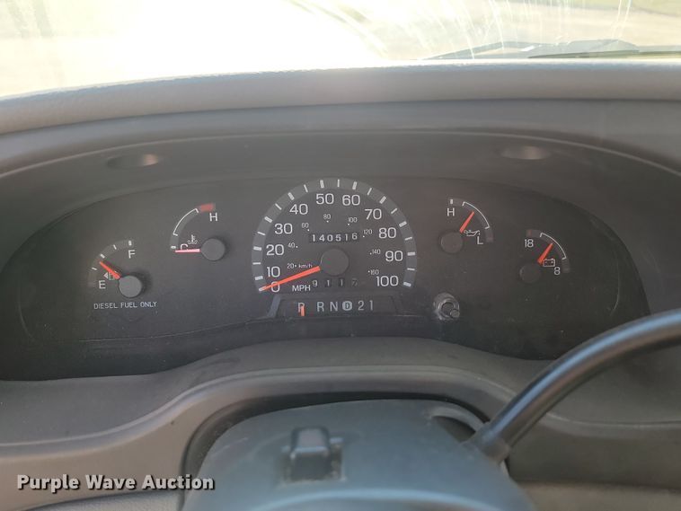 image for item KU9098 2003 Ford E450  shuttle bus