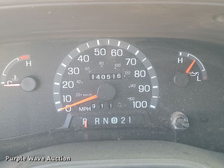 image for item KU9098 2003 Ford E450  shuttle bus