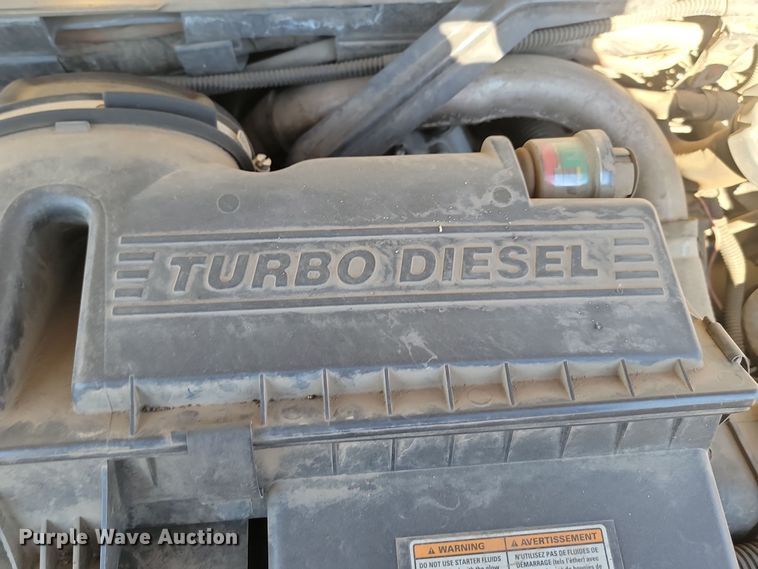 image for item KU9098 2003 Ford E450  shuttle bus