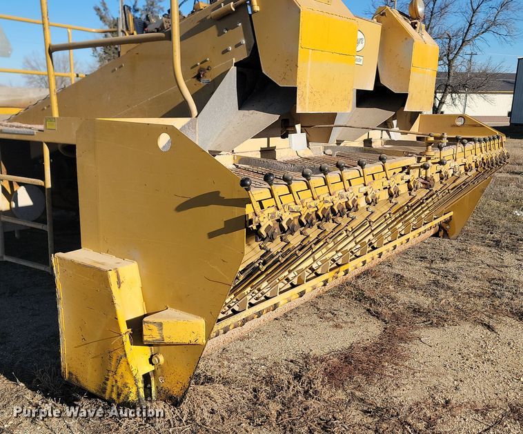 image for item KU9100 Etnyre  chip spreader