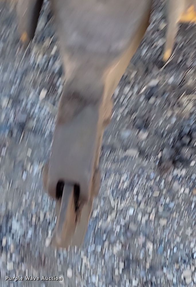 image for item KU9100 Etnyre  chip spreader