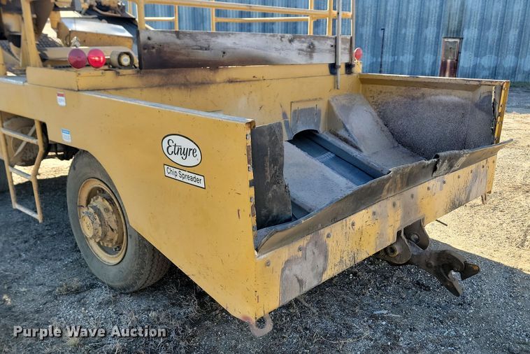 image for item KU9100 Etnyre  chip spreader