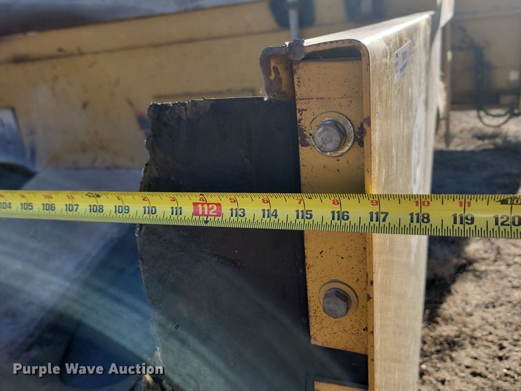 image for item KU9100 Etnyre  chip spreader