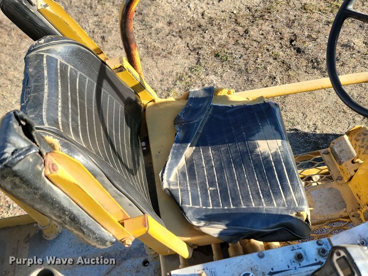 image for item KU9100 Etnyre  chip spreader