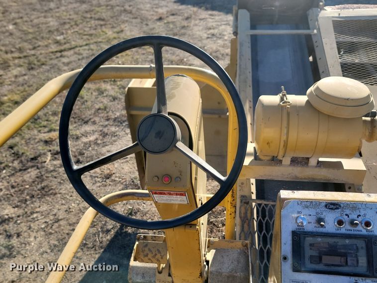 image for item KU9100 Etnyre  chip spreader