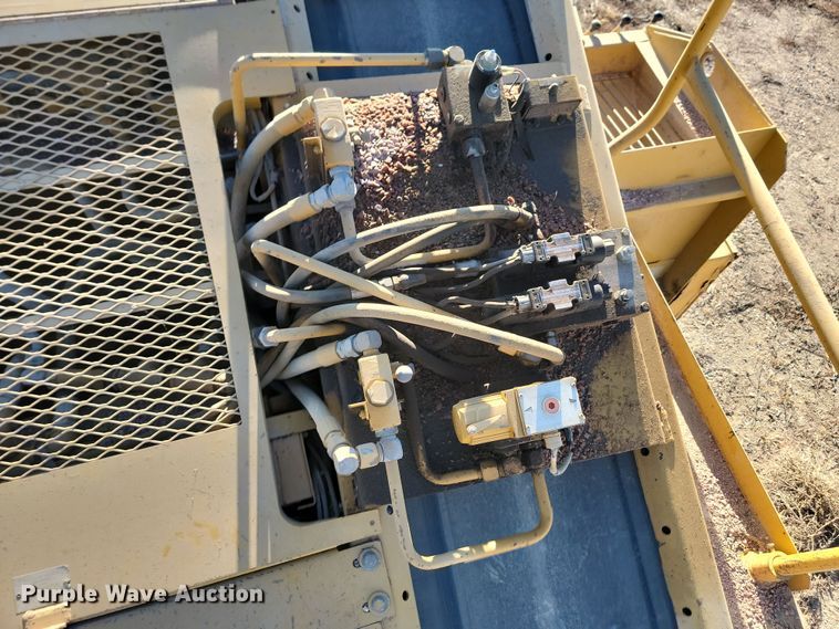 image for item KU9100 Etnyre  chip spreader