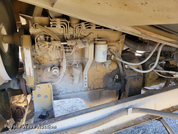 image for item KU9100 Etnyre  chip spreader