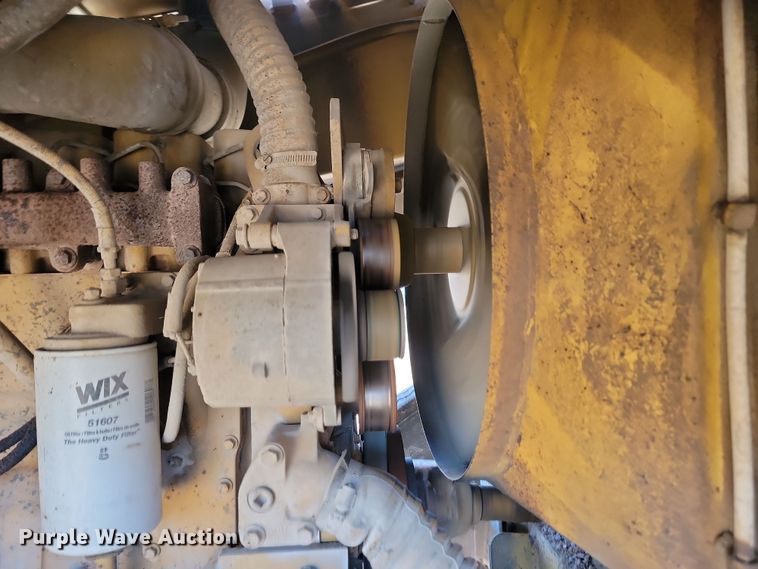 image for item KU9100 Etnyre  chip spreader