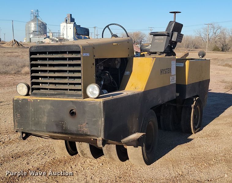 image for item KU9101 Hyster C530A  pneumatic roller