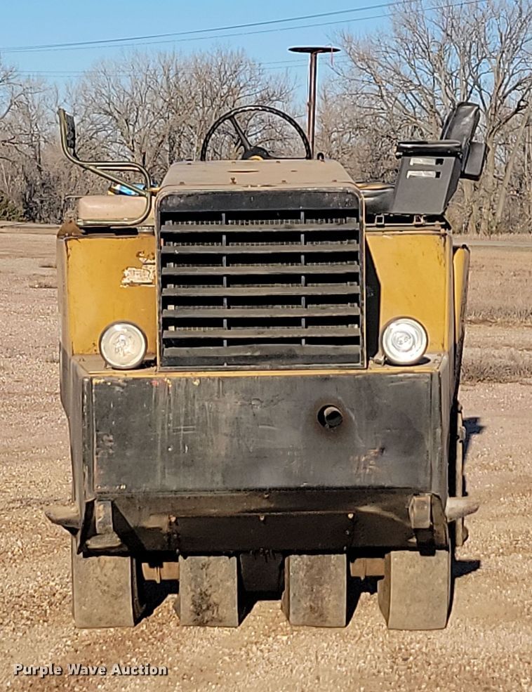 image for item KU9101 Hyster C530A  pneumatic roller