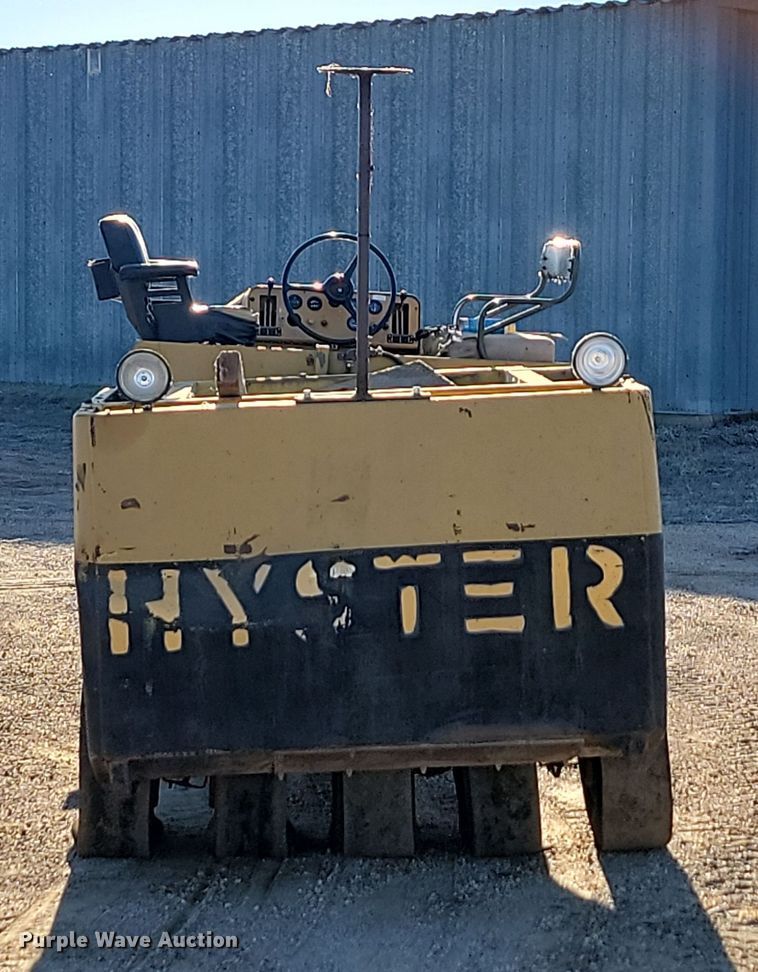 image for item KU9101 Hyster C530A  pneumatic roller