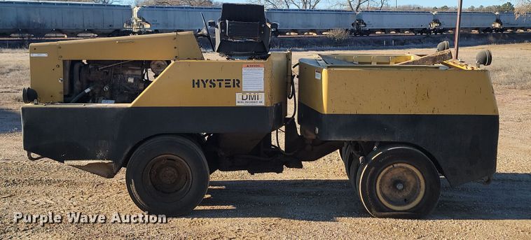 image for item KU9101 Hyster C530A  pneumatic roller