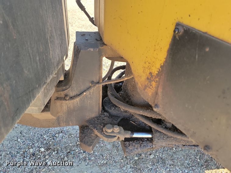 image for item KU9101 Hyster C530A  pneumatic roller