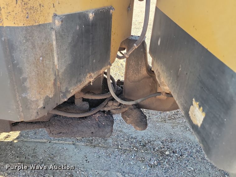 image for item KU9101 Hyster C530A  pneumatic roller